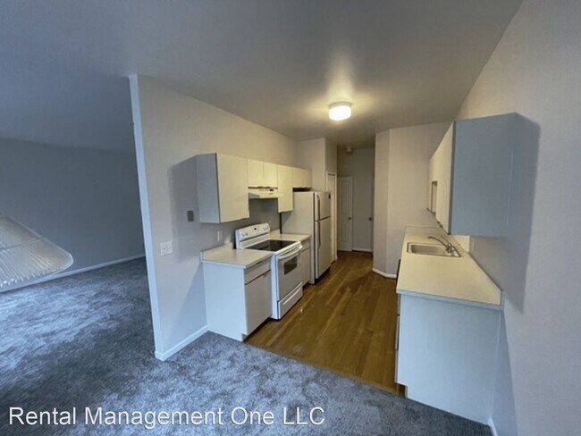 Building Photo - 2 br, 2.5 bath House - 7048 Nottingham