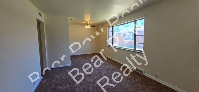 Building Photo - 1535 Hot Springs Ave