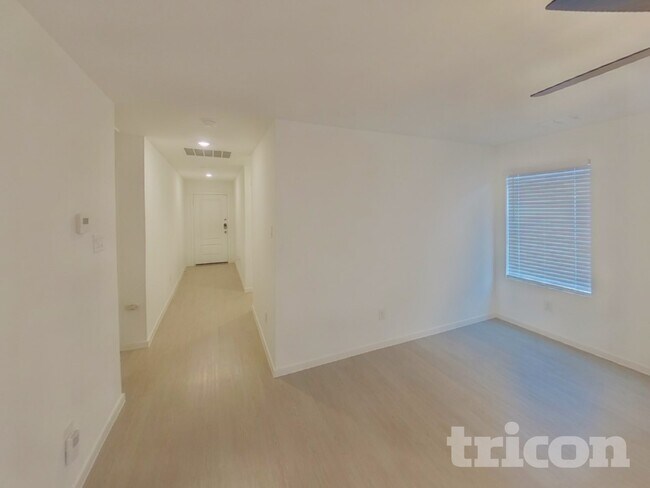 Building Photo - 913 Mossycup St