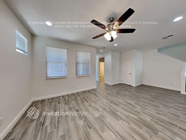 Building Photo - 242 N 69th Pl