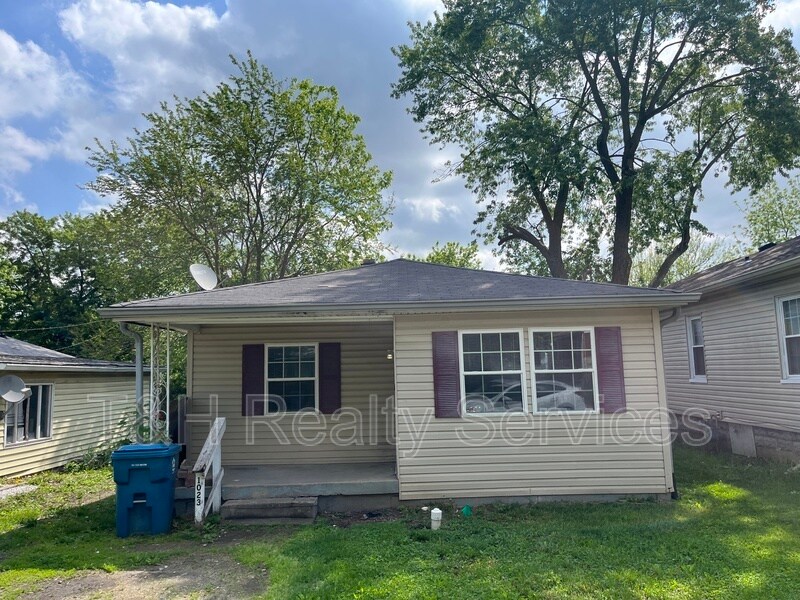 1023 S Worth Ave, Indianapolis, IN 46241 House Rental in Indianapolis