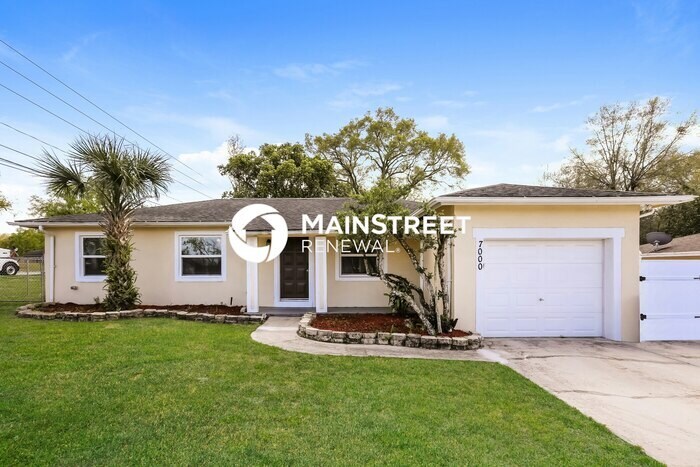 Foto principal - 3 Bedroom Pet-Friendly Home in Orlando, FL...