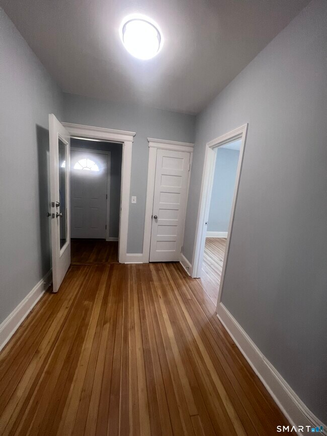 Foto del edificio - 333 Ridgefield Ave
