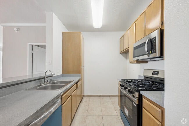 2BR, 2BA - 1050SF - Kitchen #311 - Studio Heights Apartments