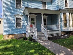 Building Photo - 2 Woodlawn Ave