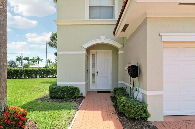 Foto del edificio - 6047 Seminole Gardens Cir