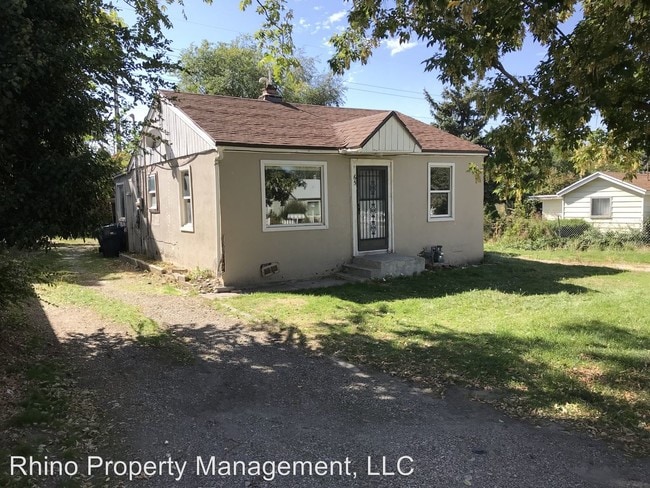 Building Photo - 65 W Cottage Ave