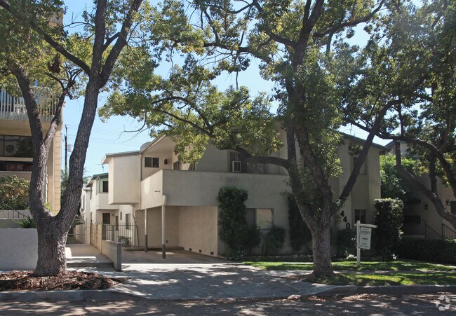 Foto principal - 440 E San Jose Ave