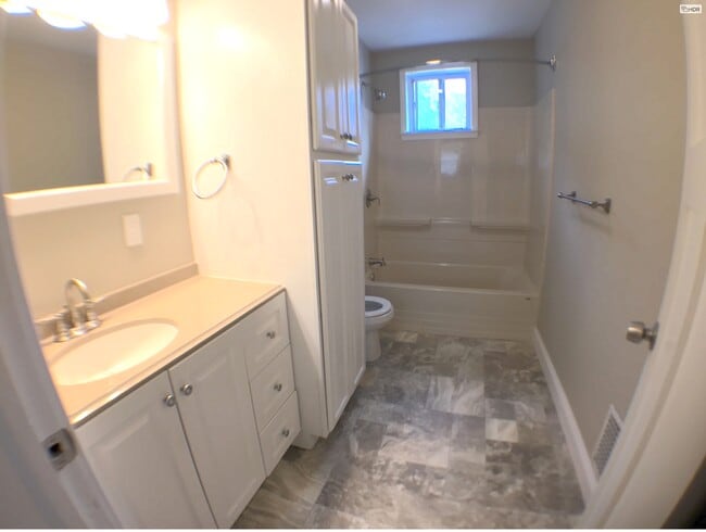 Building Photo - 48 Nesbit Avenue