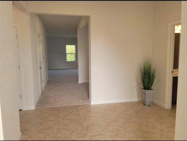 Foto del edificio - 4162 Keeson Cir