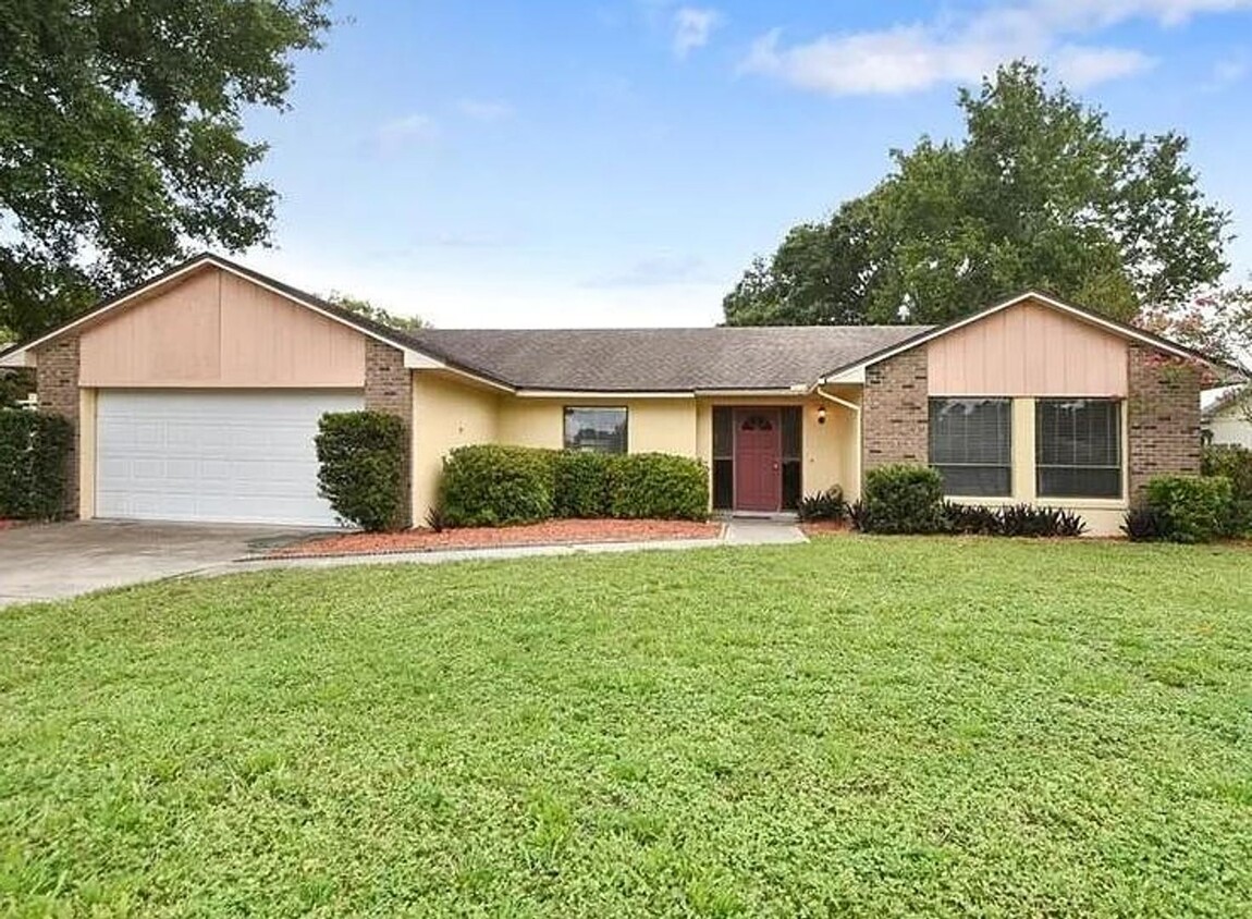 Foto principal - Deerwood Community 4 bedroom/3 bath Single...