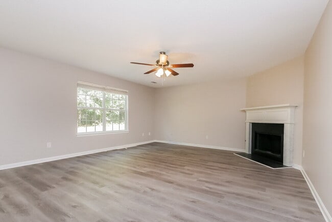 Building Photo - 62 Lake Crossing Ct