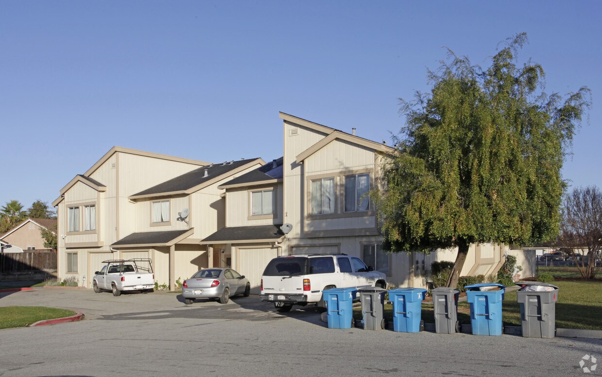 820 Memorial Dr, Hollister, CA 95023 Apartments in Hollister, CA