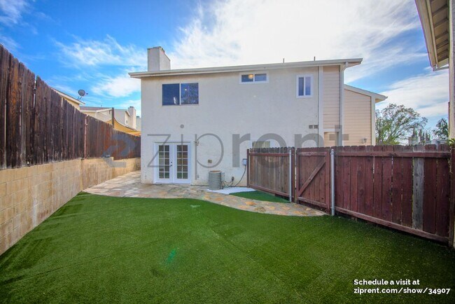 Foto del edificio - 12331 Hilldale Ct
