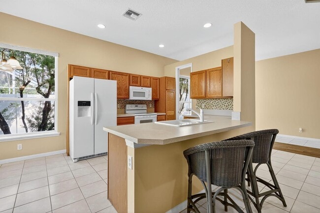 Building Photo - 8650 High Cay