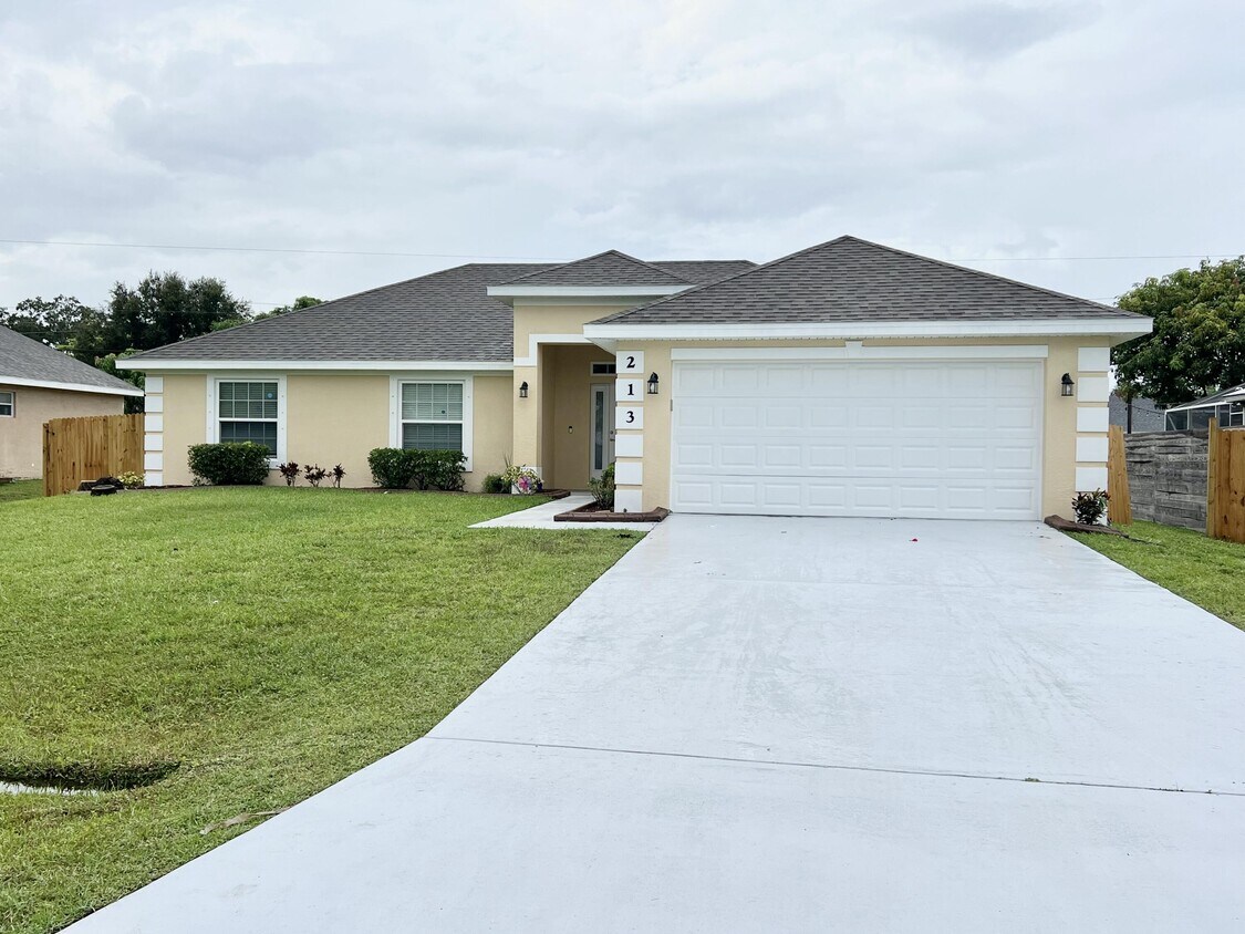 Foto principal - 213 SW Starfish Ave