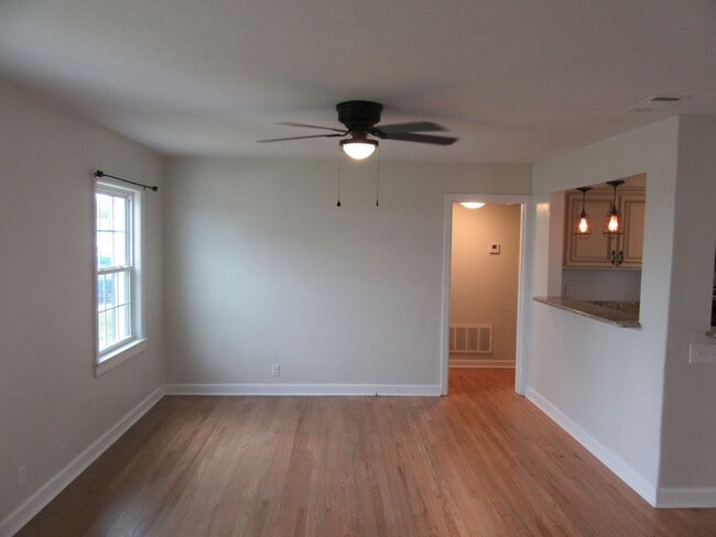 Building Photo - 409 S Palo Alto Ave