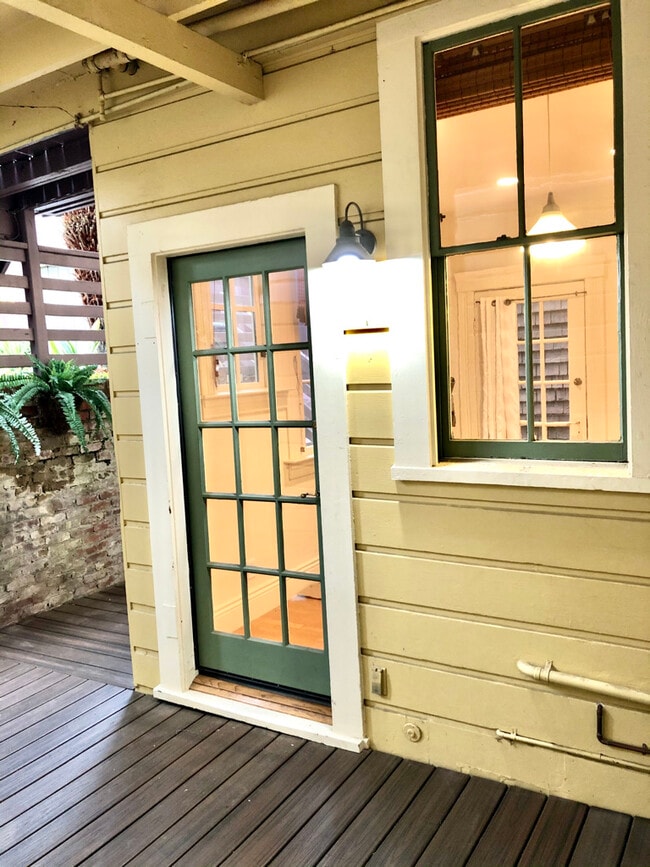 Back door to private patio - 1528 Fulton Street