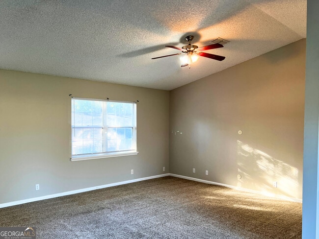 Building Photo - 102 Hopi Ct