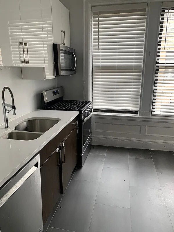 Foto del edificio - 220 W 98th St