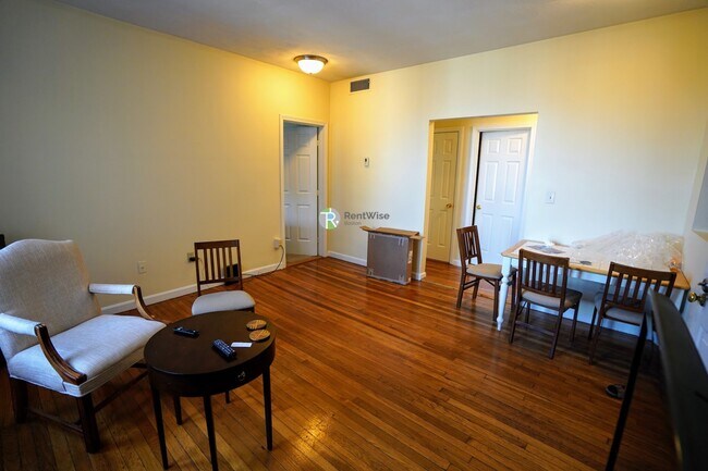 Building Photo - 3-15 Lorraine Terrace