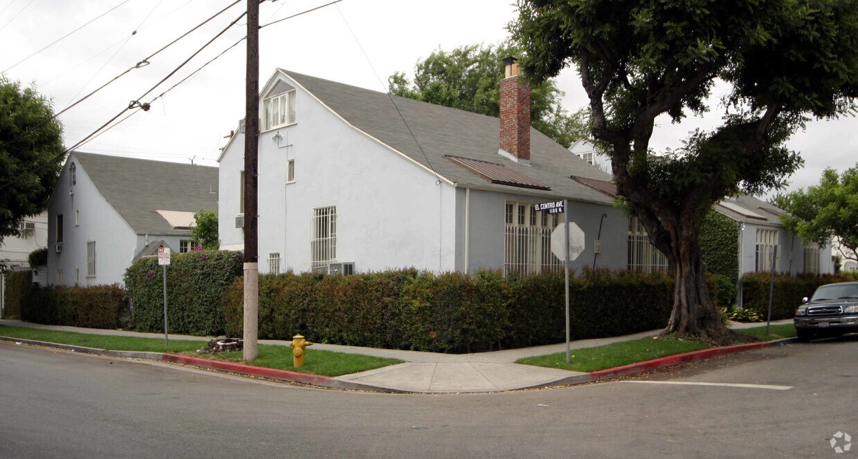 Foto principal - 1149 N El Centro Ave