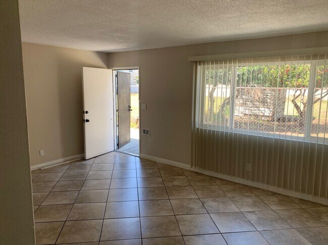 Foto del edificio - 13103 Kornblum Ave.