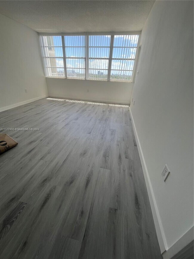 Foto del edificio - 1 bedroom in Miami Gardens FL 33179
