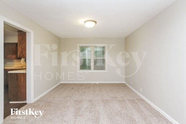Building Photo - 5614 N Victoria Dr