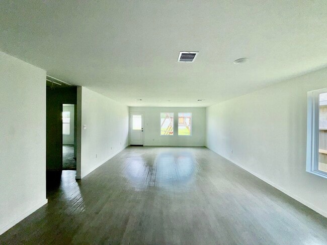 Building Photo - 6611 Water Oak Grn Ln