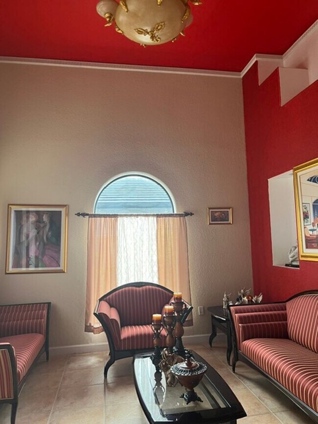 Foto del edificio - 8310 NW 162nd St