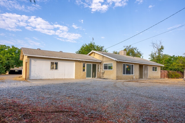 Building Photo - 20724 Palomar St