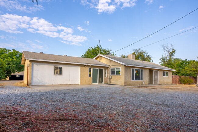 Foto del edificio - 20724 Palomar St