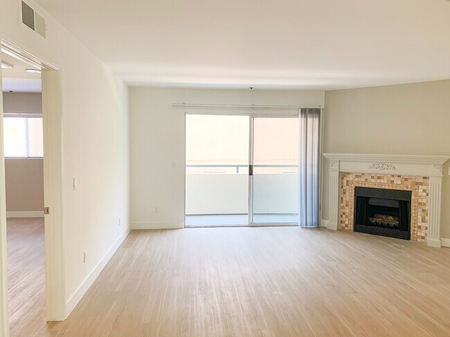 Building Photo - 3839 Motor Ave