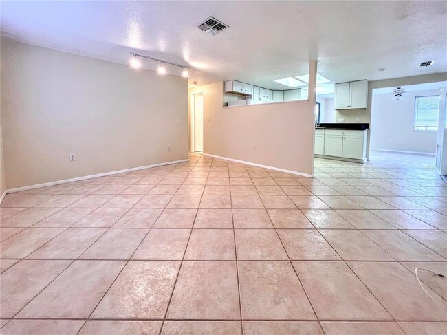 Building Photo - 71 Stanford Rd