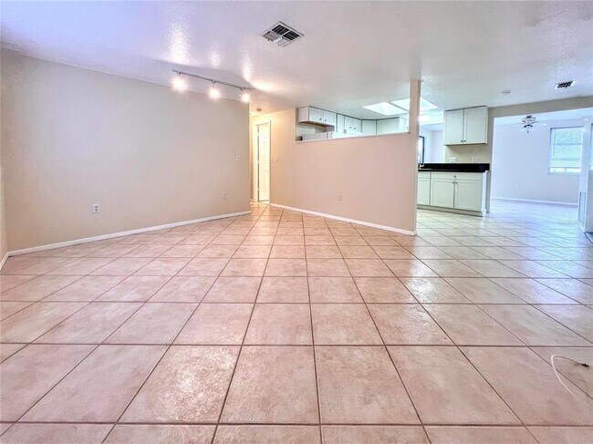 Foto del edificio - 71 Stanford Rd