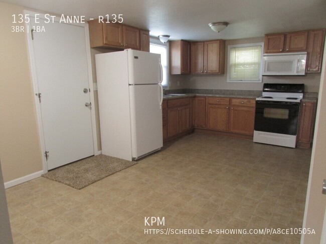 Building Photo - 3 BED | 1 BATH | DUPLEX | SOUTH | 6 MONTH ...