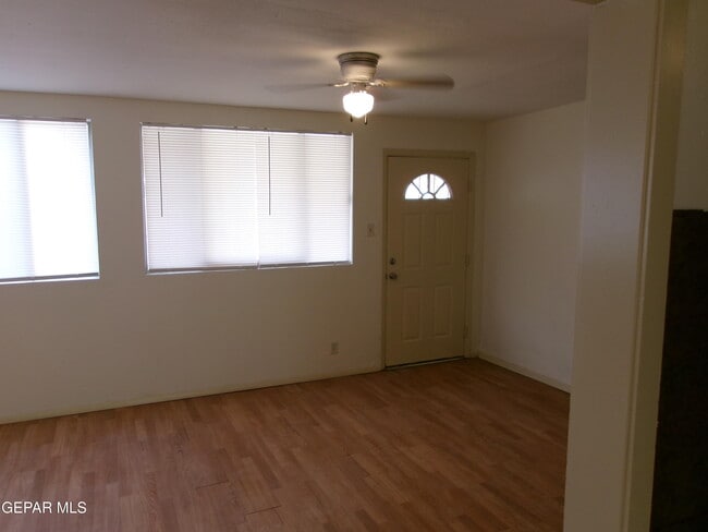 Foto del edificio - 8005 Edgemere Blvd