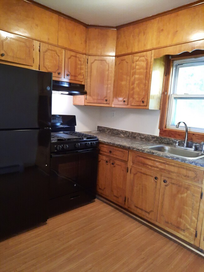 Kitchen - 168 Saint Pauls Ave
