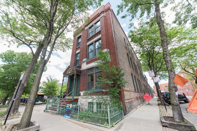 Building Photo - 1101 N Marshfield Ave