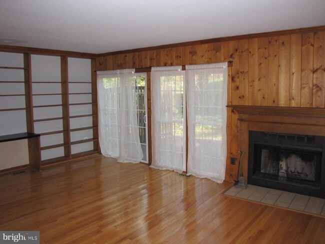 Building Photo - 10032 Beacon Pond Ln