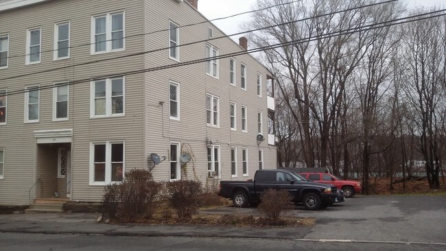 Building Photo - 203 S Leonard St
