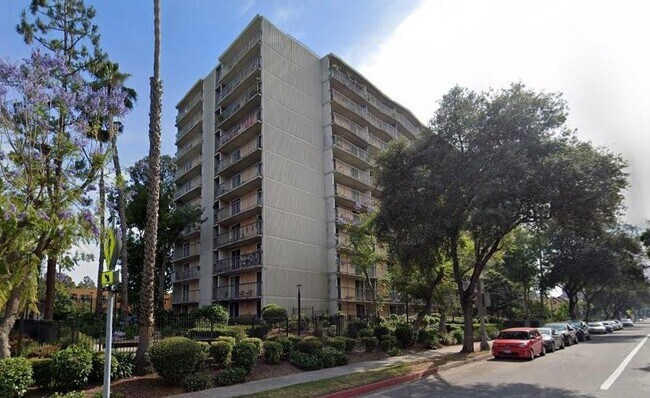 Foto del edificio - 560 E Villa St