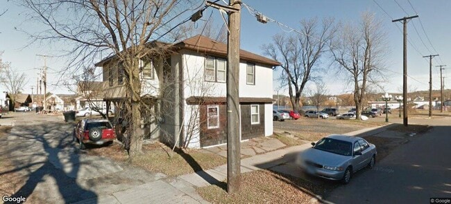 Building Photo - 302 N 5th Ave W