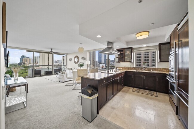 Foto del edificio - Watermark Waikiki Unit 901 w/ Panoramic Oc...