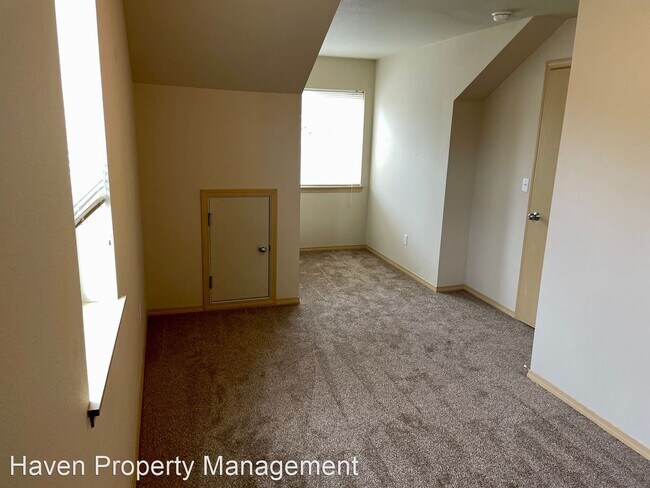 Foto del edificio - 3 br, 2.5 bath House - 11535 6th Ave E