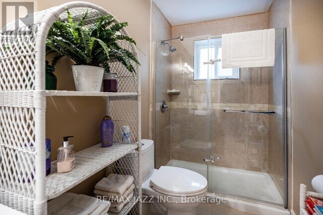 Photo du bâtiment - 801 Tarn Ct