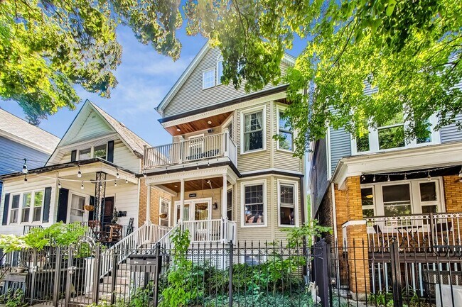 Building Photo - 3452 N Leavitt St