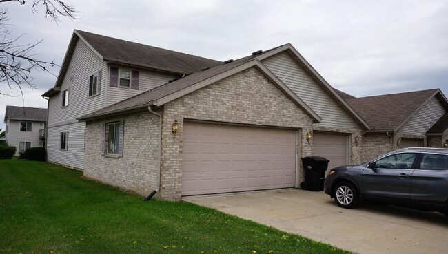 Building Photo - 391 Country Clover Dr