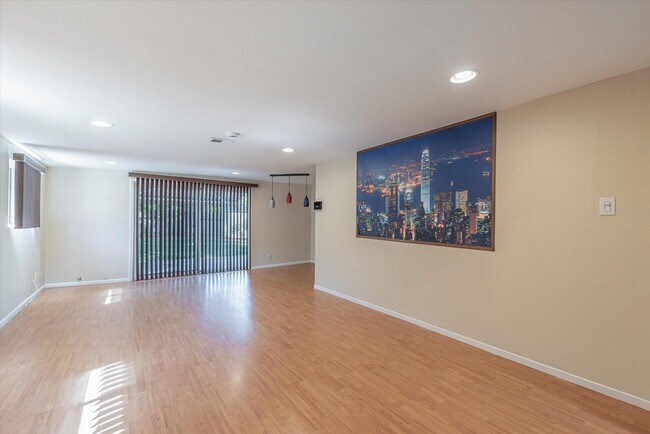 Building Photo - 2612 Cabrillo Ave